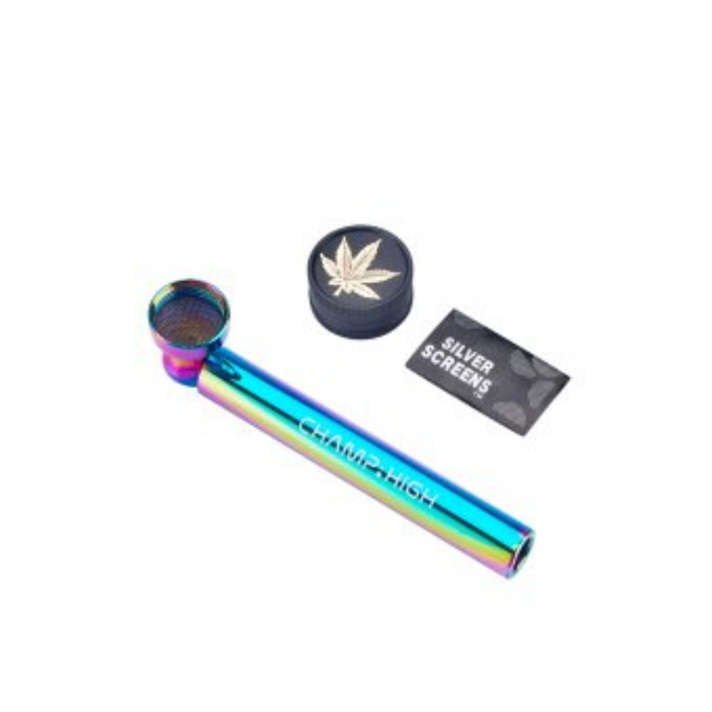 Weitwinkelaufnahme der Champ High Pipe & Leaf Metall-Purpfeife – edles Design, 9,5 cm, entpackt