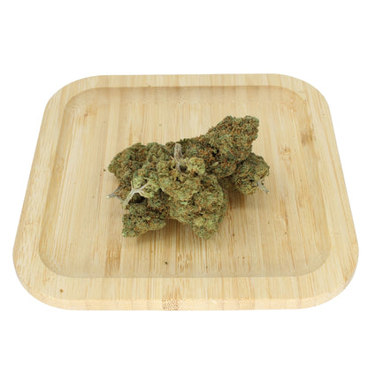 Weitwinkelaufnahme der CBD Blüte Fruitcake – fruchtig-süßes Aroma mit entspannendem Charakter