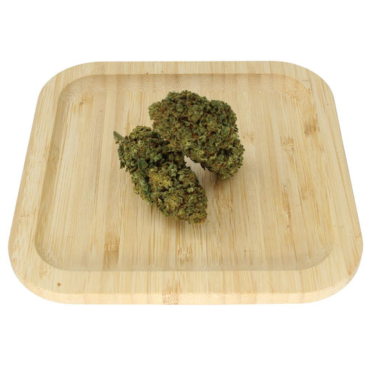 Weitwinkelaufnahme der H2 Blüte Lemon Haze – frisches Zitrusaroma mit Haze-Charakter